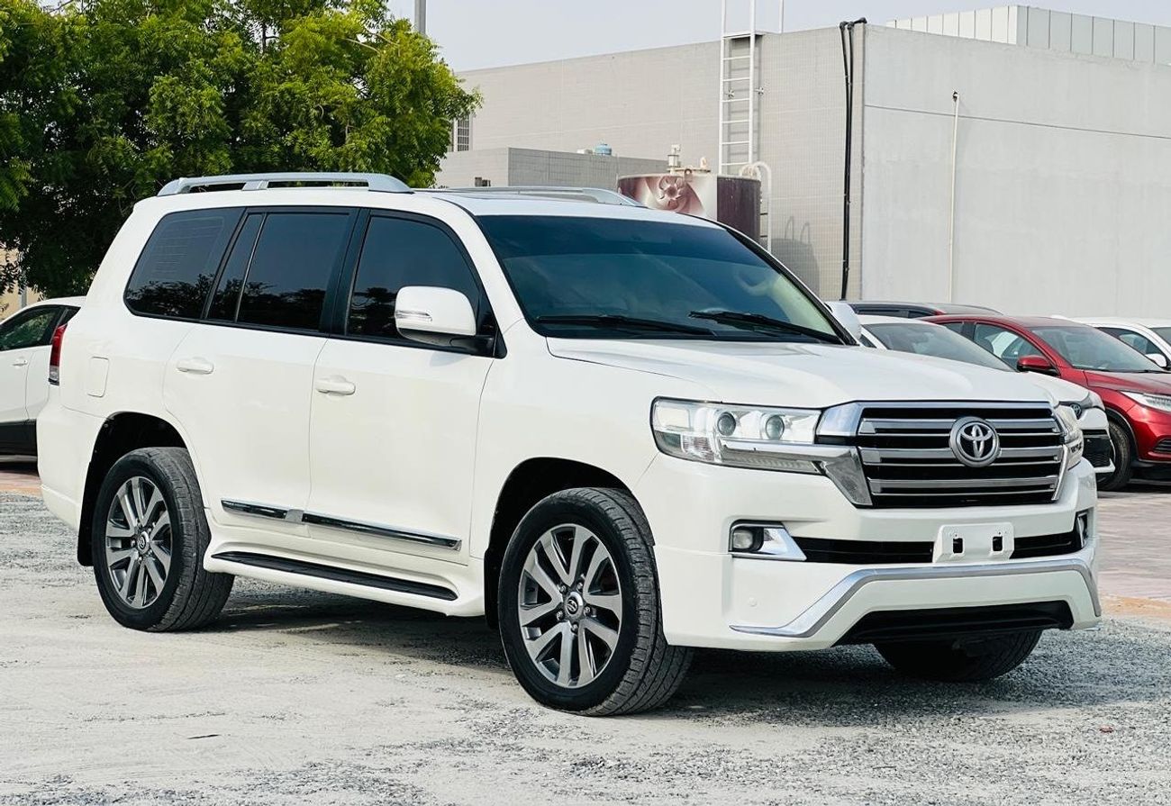 Toyota Land Cruiser petrol 4.0 liter 2017 model left hand drive  only for export available