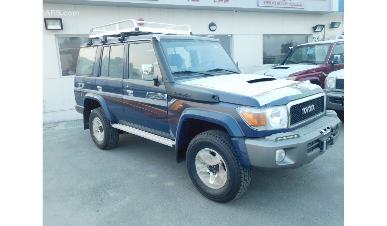 Toyota Land Cruiser Hard Top 76 HARDTOP LX SPECIAL V8 4.5L DIESEL M/T WAGON(ONLY ON SAHARA MOTORS)