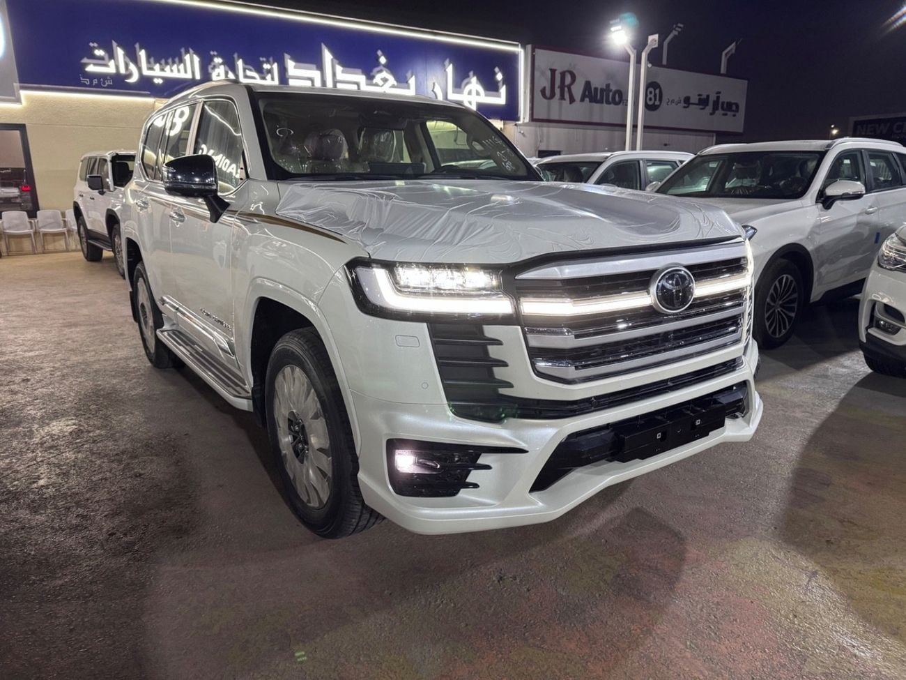 تويوتا لاند كروزر VXR