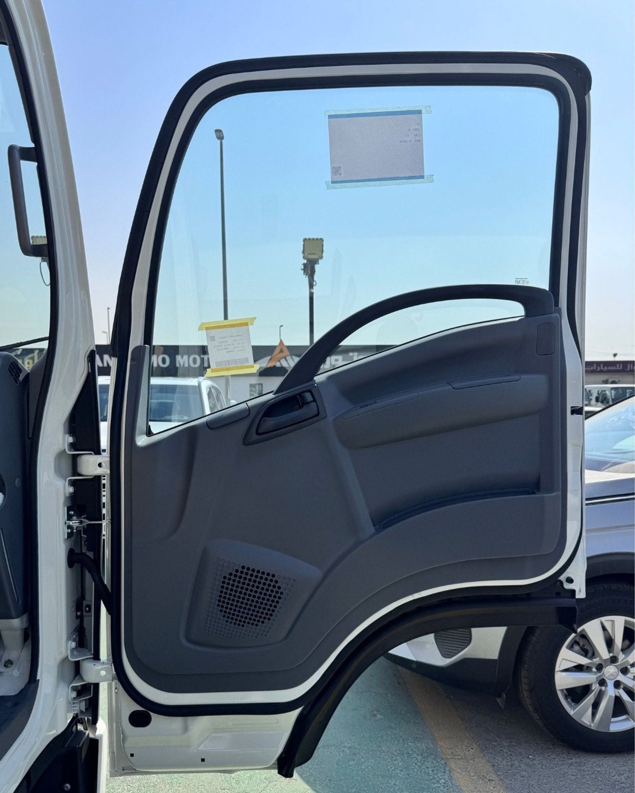 إيسوزو NPR NPR Truck cab chassis 4X2 , 4570 cc disel MYY-5T 5- speed
