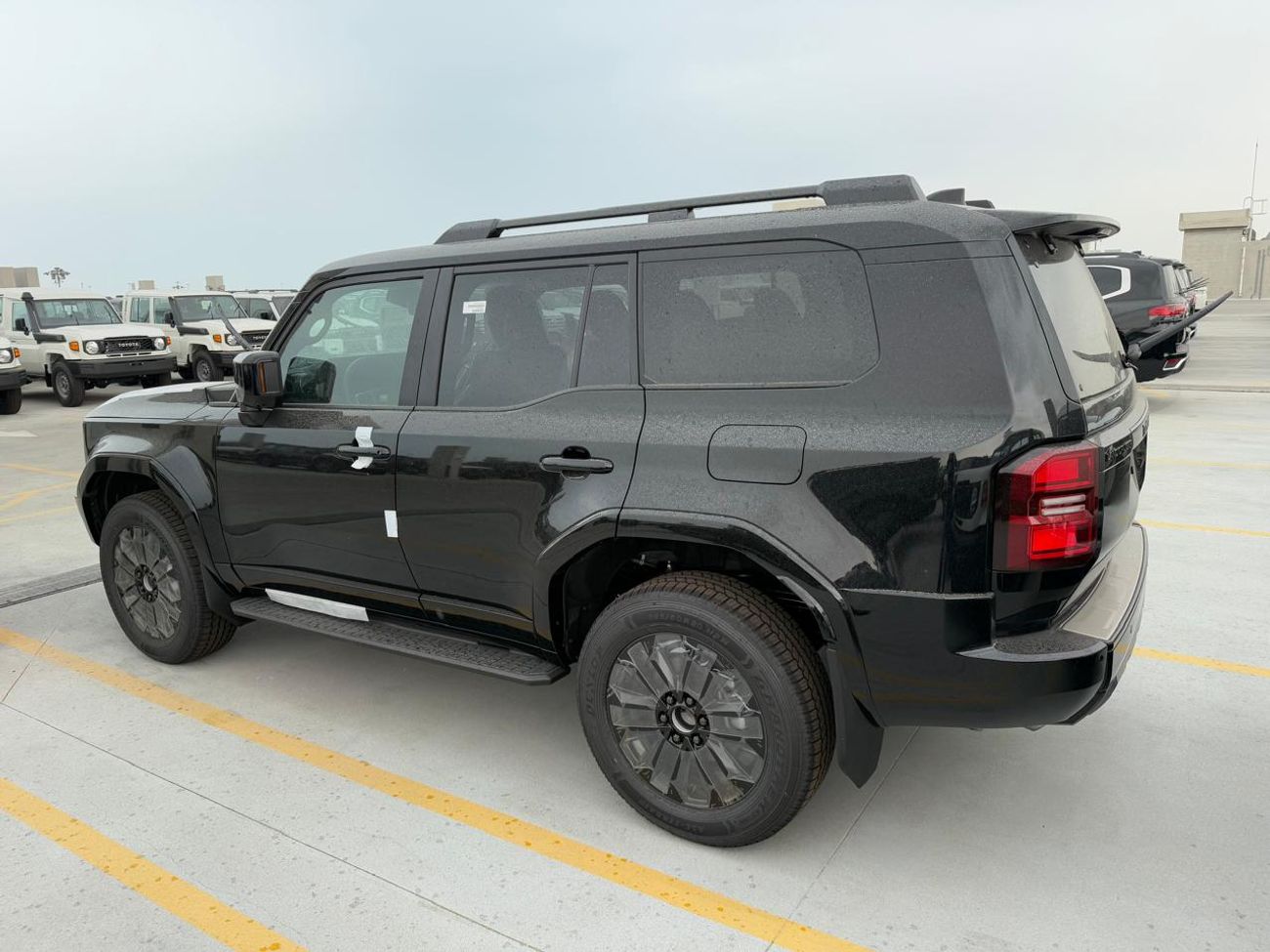 تويوتا برادو 2025 Toyota Prado Luxury Premium (Full-Option) J250 7-Seater 2.4L 4-Cyl Turbo Petrol A/T 4WD Africa 