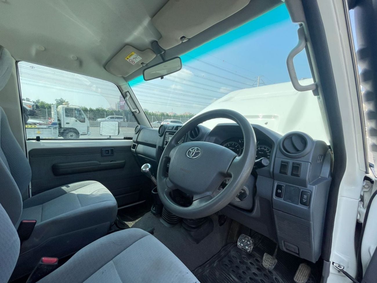 تويوتا لاند كروزر بيك آب RIGHT HAND VEHICLE ONLY FOR EXPORT 4.5 LITER