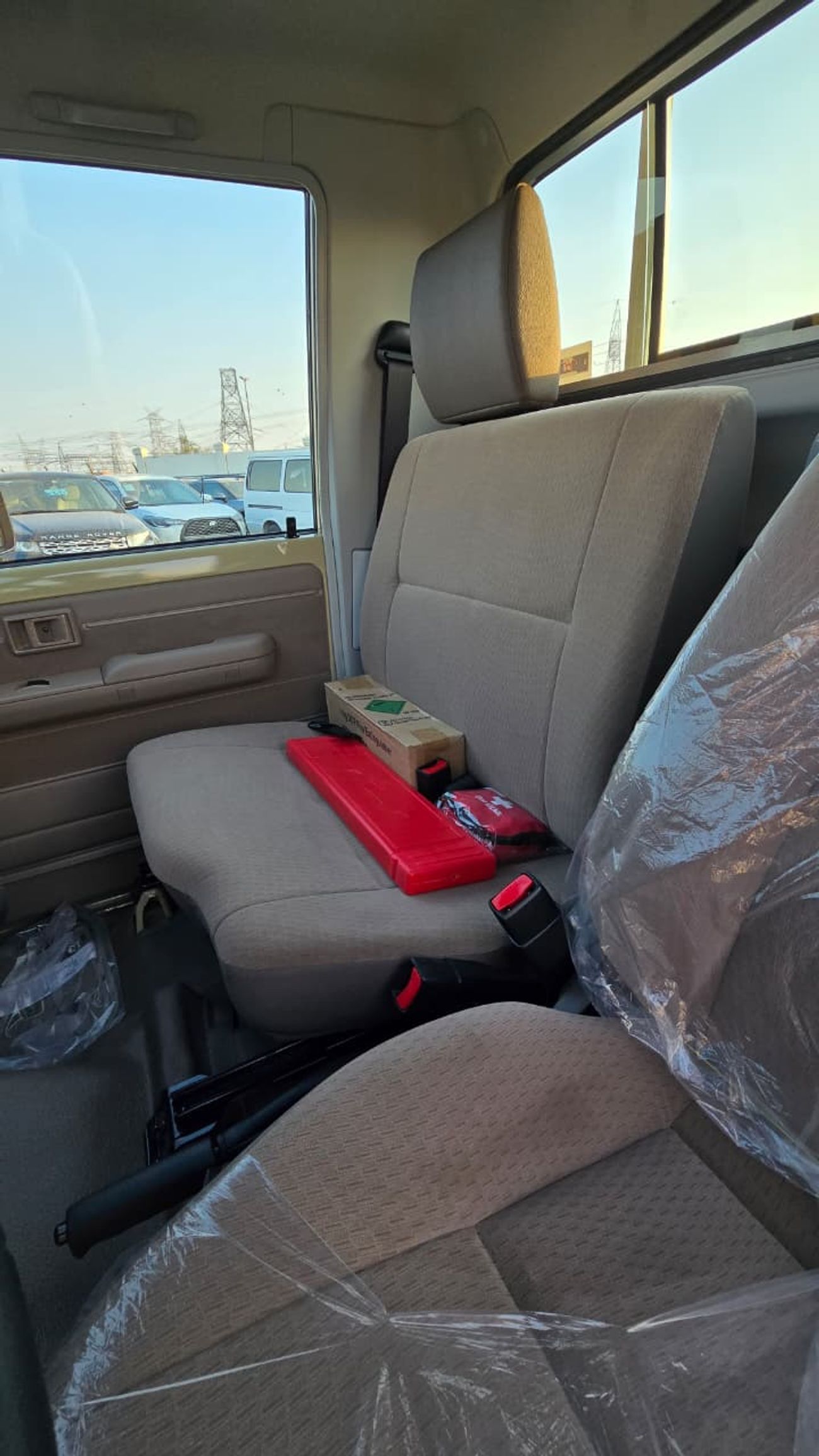 تويوتا لاند كروزر 70 تويوتا لاند كروسر 79 بيزك