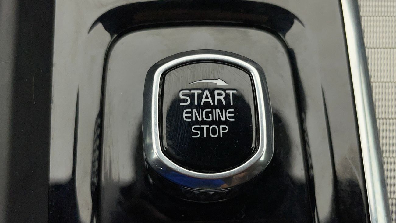 Volvo XC60 T5 R DESIGN 2 | Zero Down Payment | Home Test Drive