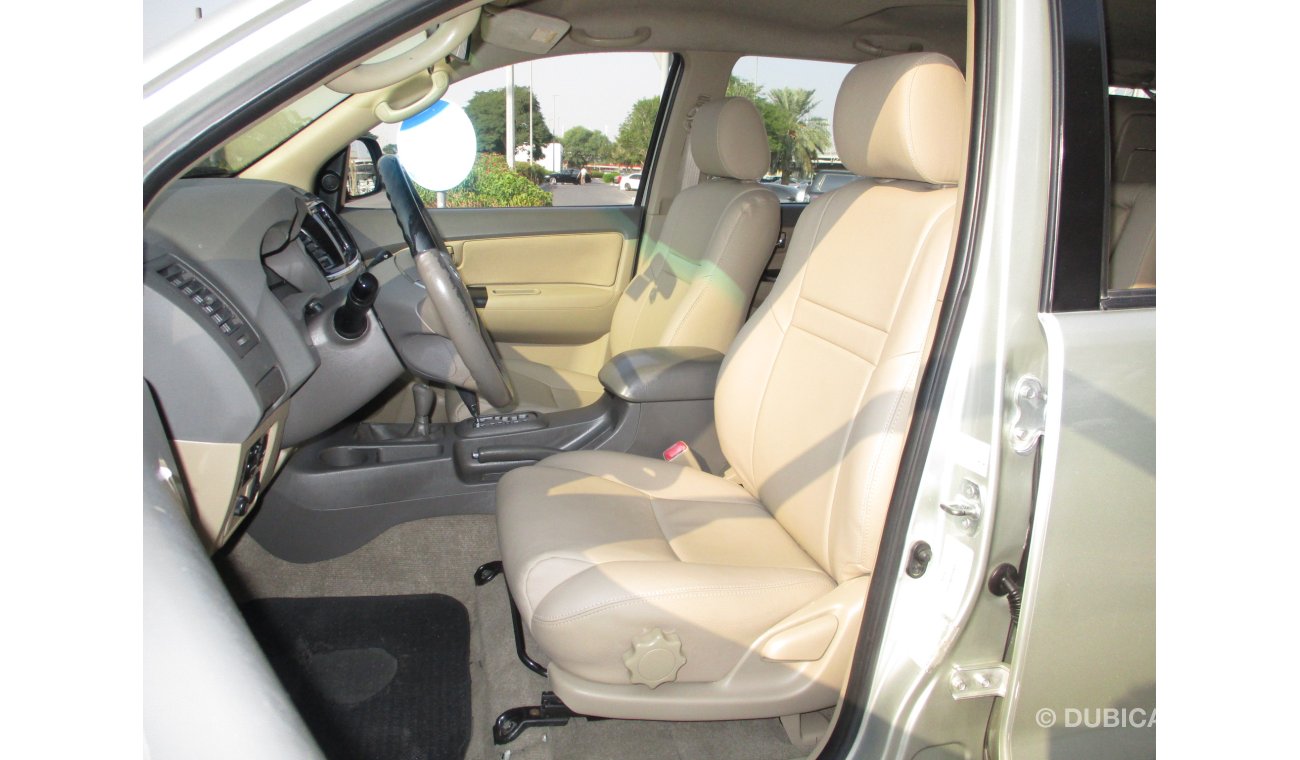 Toyota Fortuner V6 model 2013 full automatic with leather seat , with rear camera