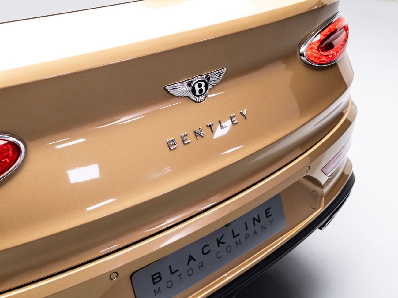 بنتلي بينتايجا 2022 Bentley Bentayga, 4.0TC V8, 4WD, 542bhp, 8 Speed Auto