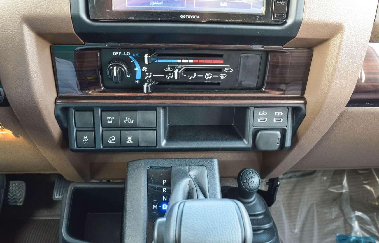 تويوتا لاند كروزر 70 TOYOTA LAND CRUISER 76 4.0L V6 AT  4WD 5DOOR SUV 2025