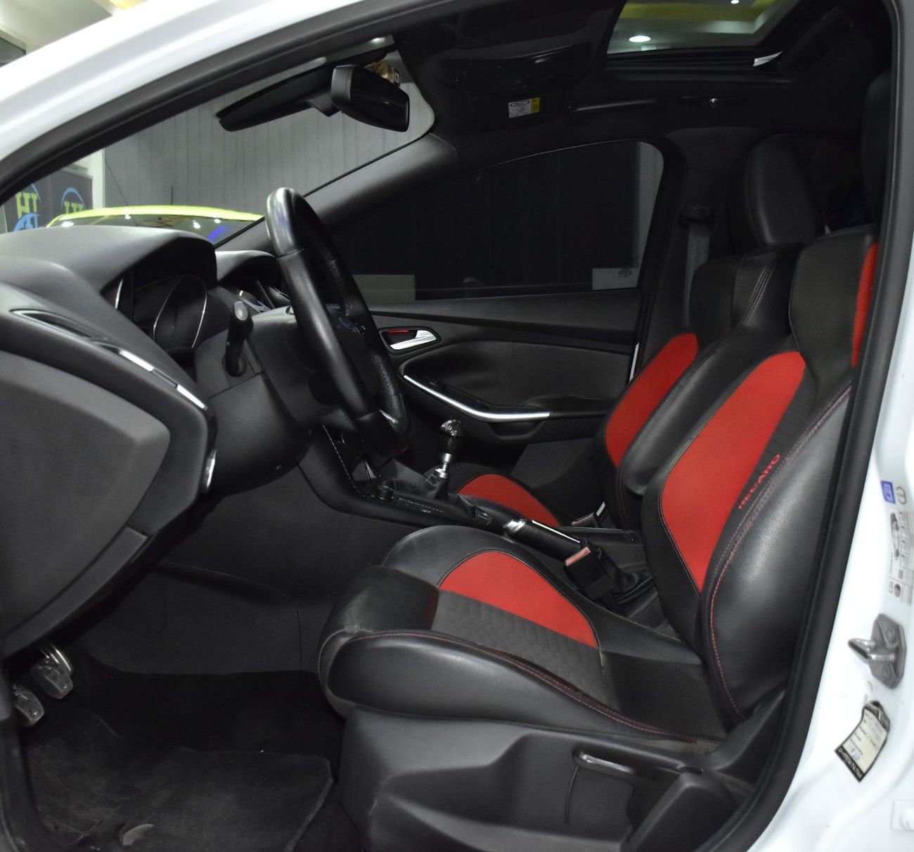 فورد فوكاس EXCELLENT DEAL for our Ford Focus ST ( 2017 Model ) in White Color GCC Specs