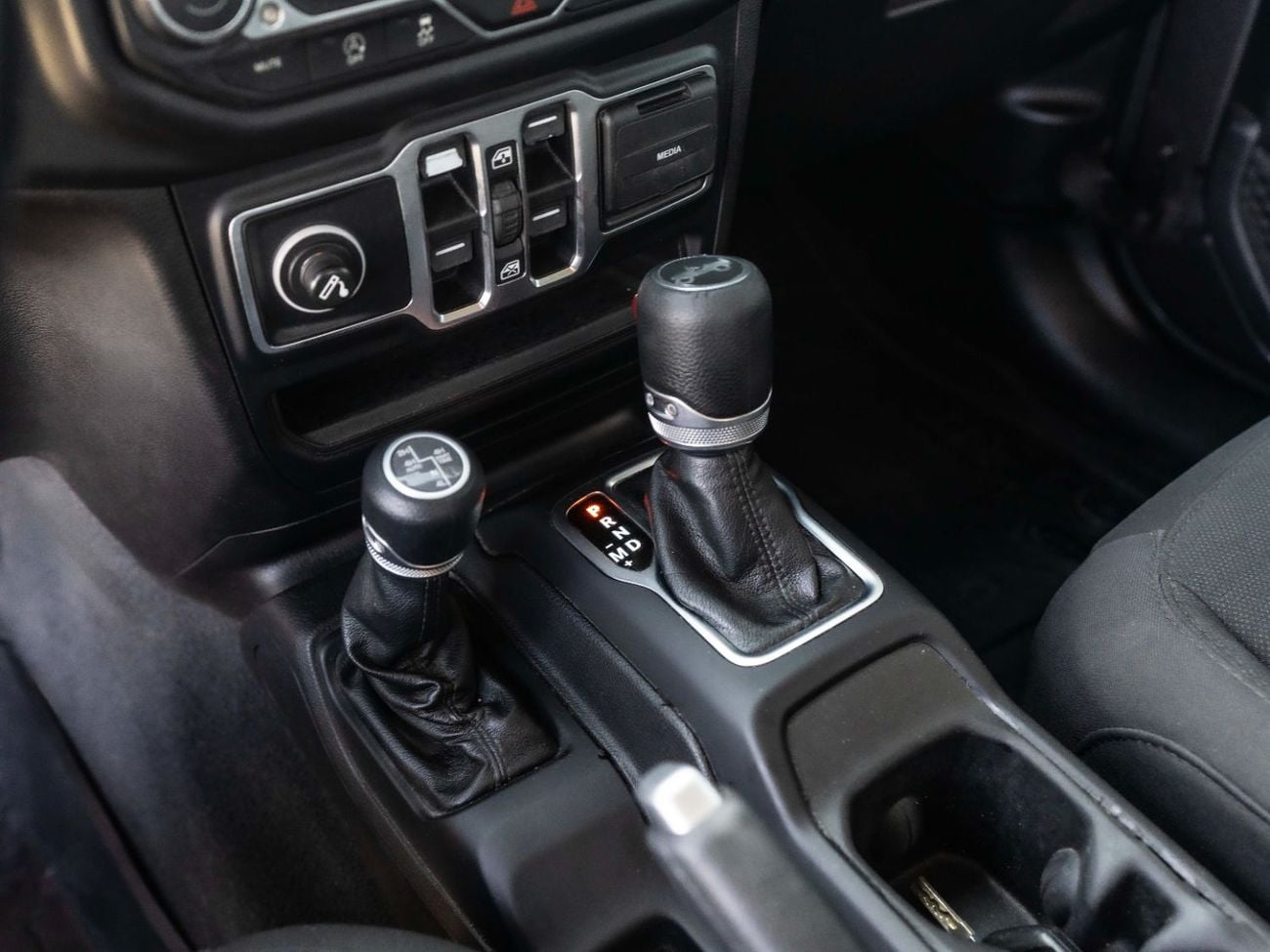 Jeep Wrangler Unlimited Sport 3.6L A/T