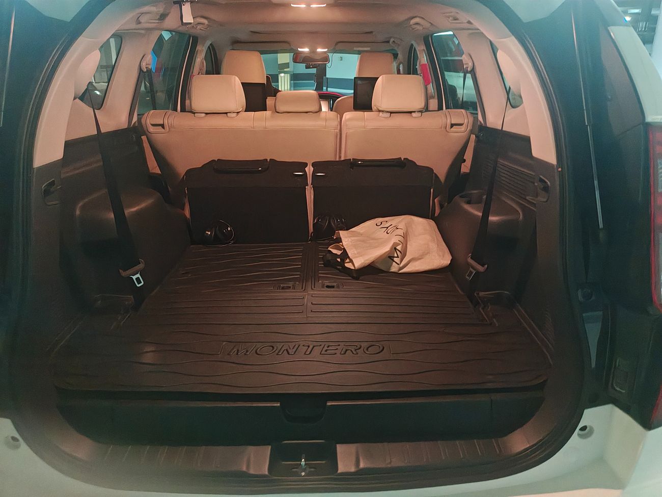 Mitsubishi Montero Sport GLS Premium 3.0L (7 Seater)