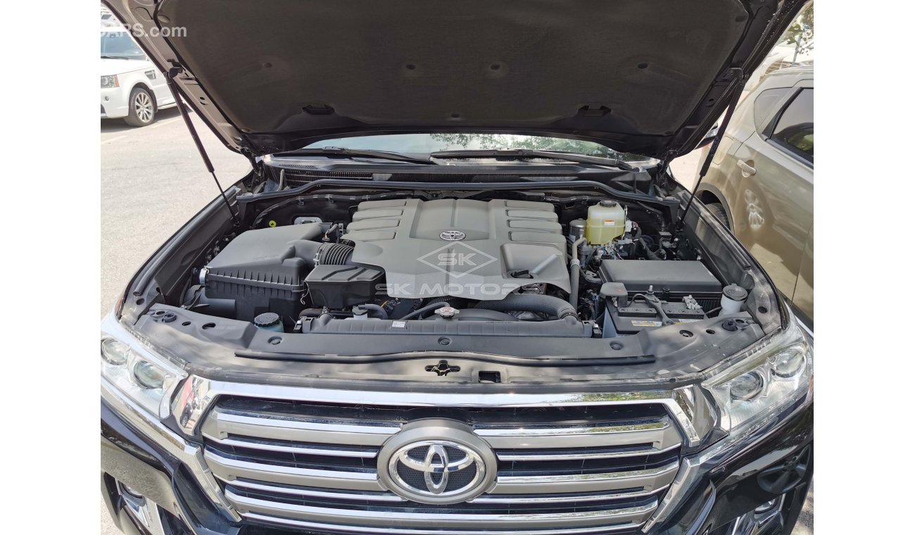 Toyota Land Cruiser 4.6L, 18" Rims, DRL LED Headlights, Driver Power Seat, DVD, Rear Camera, Sunroof (CODE # GXR08)