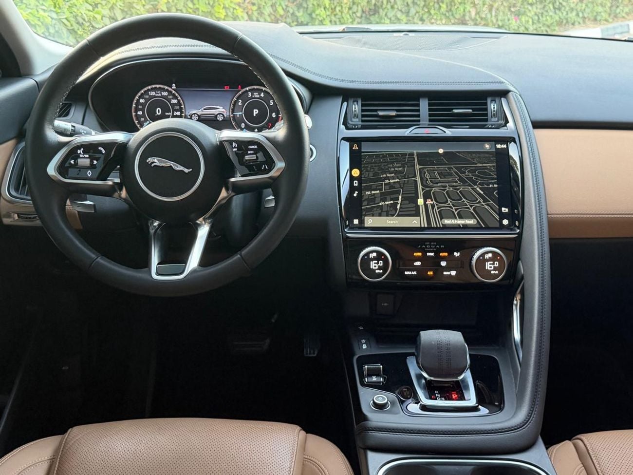 جاكوار E Pace SE