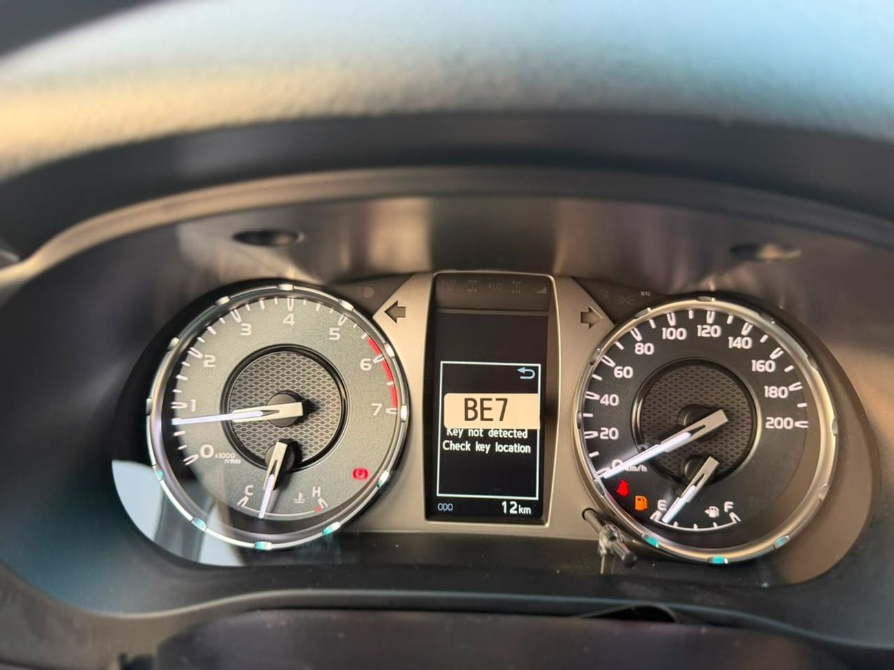 Toyota Hilux GLX FULL PUSH START MANUAL