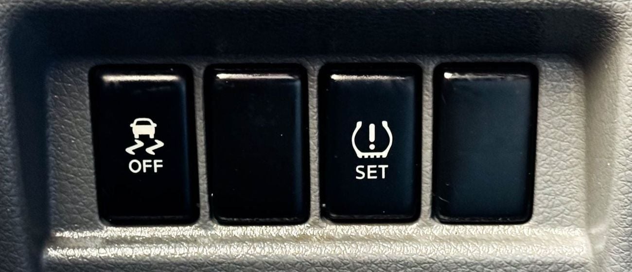 Nissan Urvan Panel Van Std 2.5L M/T (3 Seater) Petrol (4 Door) Nissan Urvan Van | 2.5 L | 2021 | GCC | Accident-F