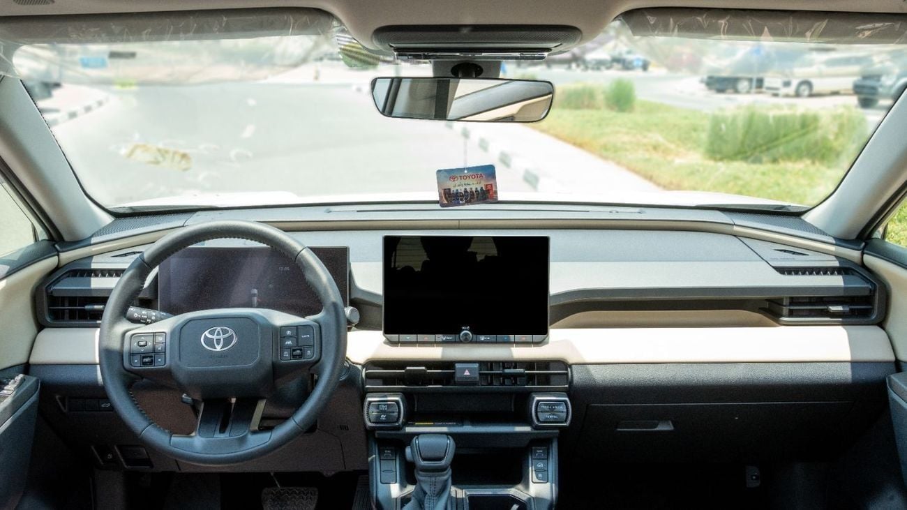 تويوتا راف ٤ GXR HEV 2026 Toyota Rav4 XLE 2.5L AT Hybrid (White-Beige)