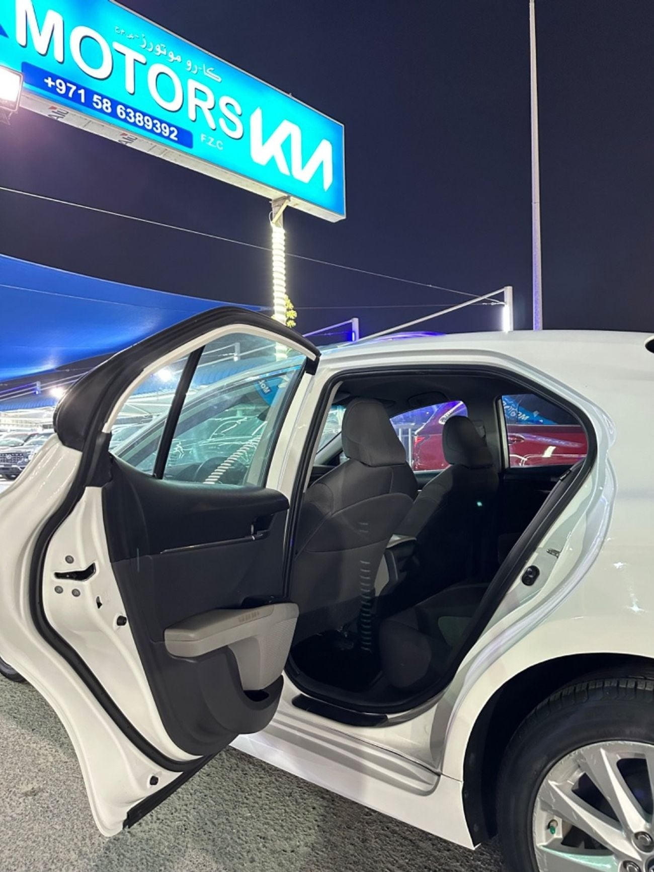 تويوتا كامري LE STD تويوتا كامري 2019 بمحرك سعة 2.5 أربع سلندر، السيارة بحالة جيدة