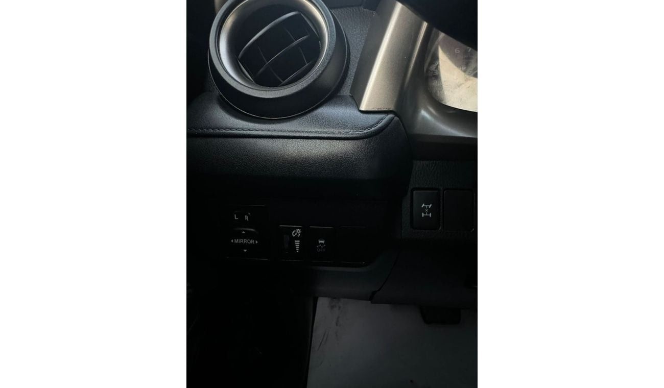 تويوتا راف ٤ EX 2.5L in excellent condition and requires no expenses