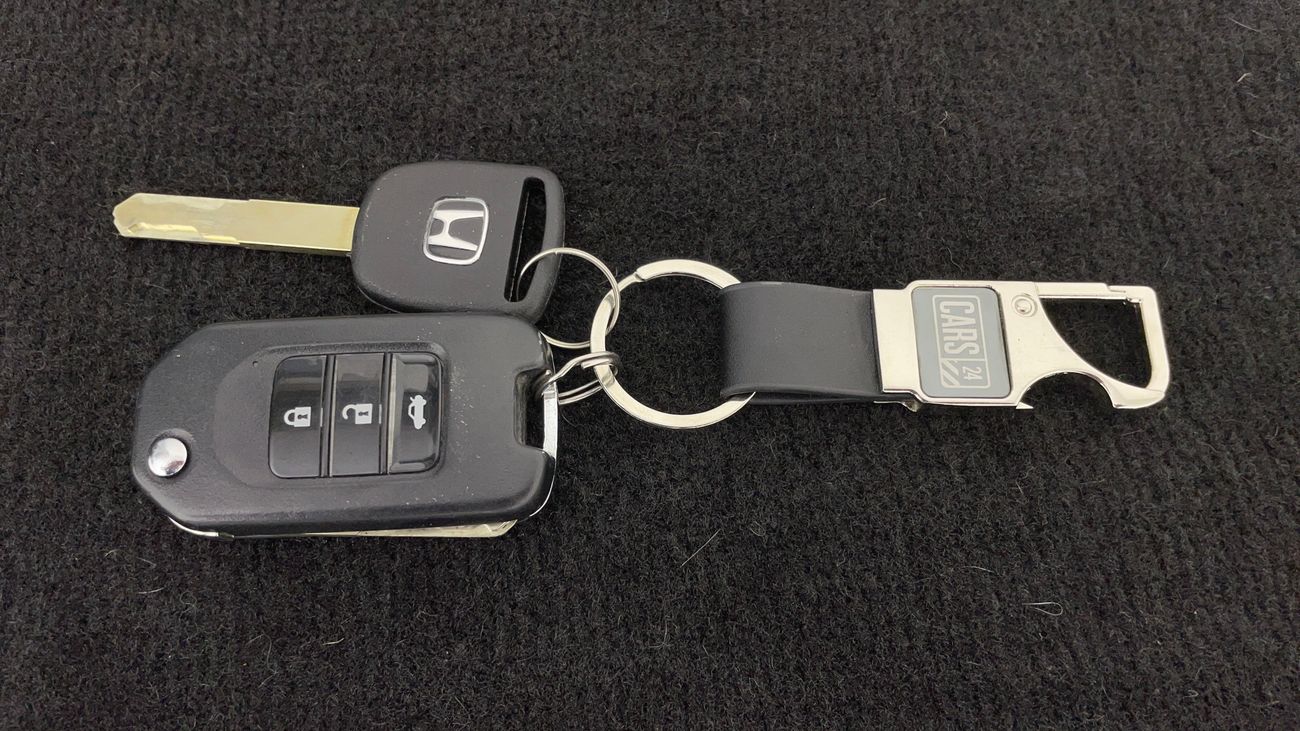 هوندا سيفيك DX 1.6 | بدون دفعة مقدمة | اختبار قيادة مجاني للمنزل