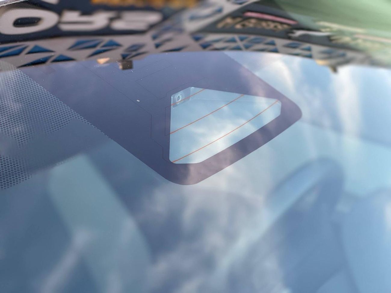 Toyota Corolla SE 2.0L LE / 2.0L V4 / LOW MILAGE / RADAR / ROAD ASSIST / BLIND SPOT / IN PERFECT CONDITION