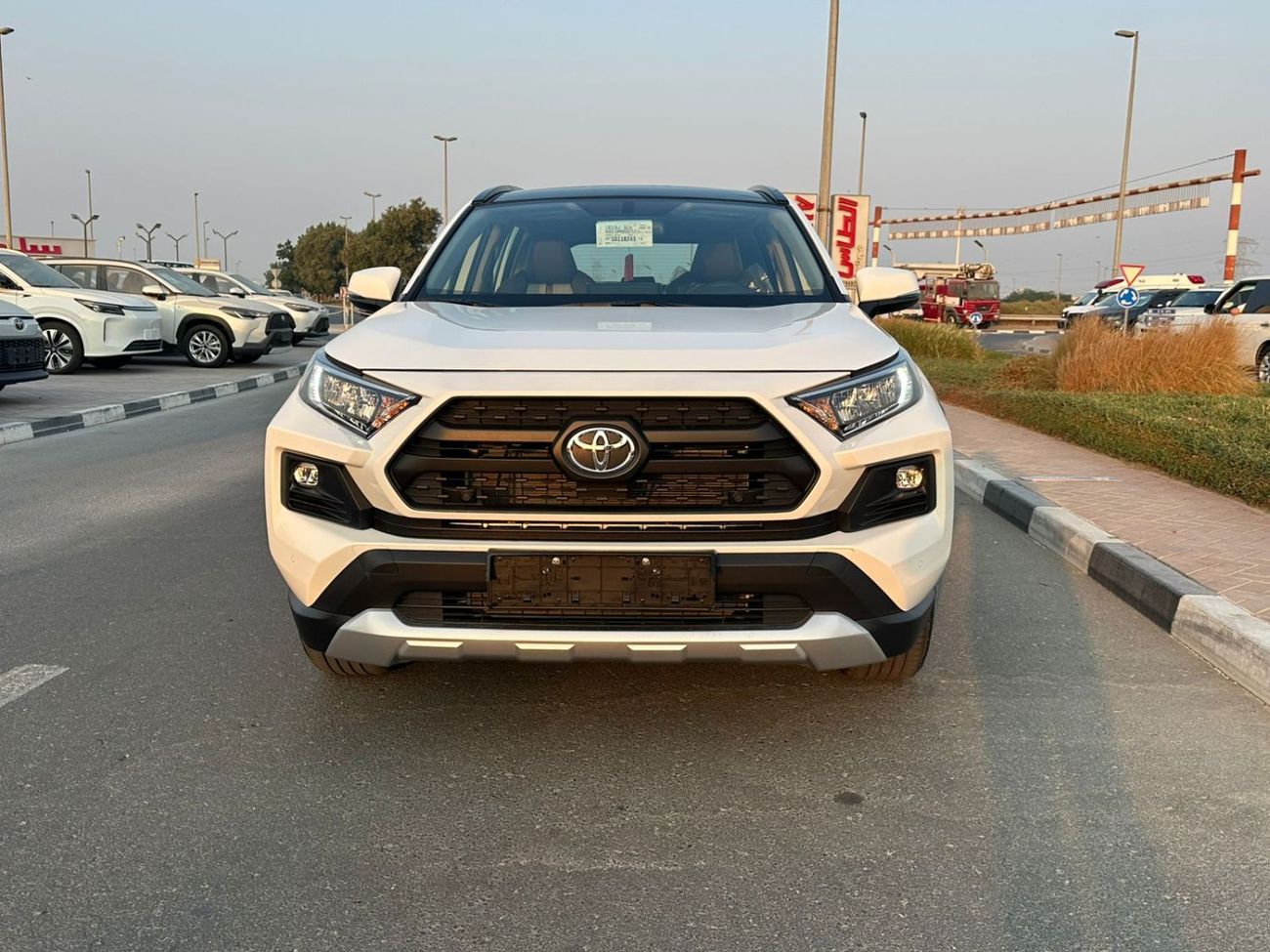 تويوتا راف ٤ 2.5L Adventure, Leather Seat, Panoramic Roof, wireless Charger, Electric Back Door, Model 2025