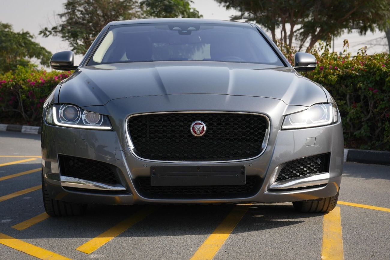 Jaguar XF 25T 2017!! GCC SPECS