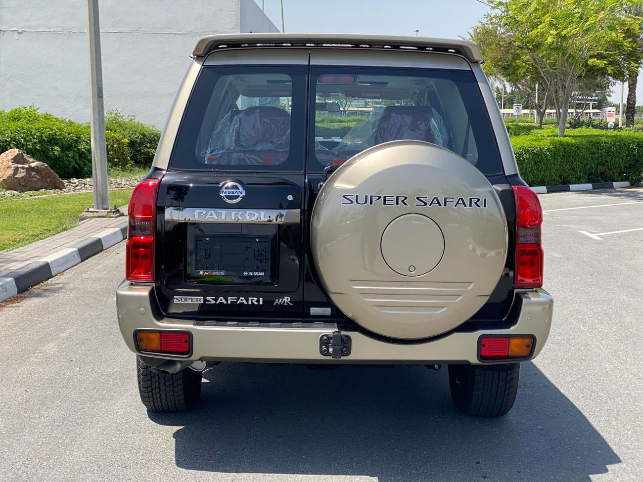 Nissan Patrol Safari Super Safari 4.8L A/T GCC SPEC UNDER WARRANTY BRAND NEW