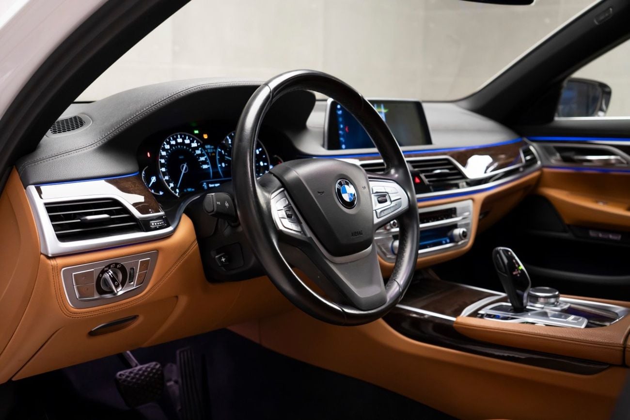 BMW 730Li EXCLUSIVE | 2018 | GCC Specs