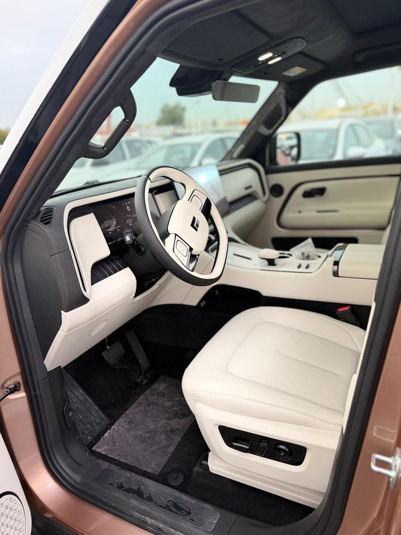 روكس أداماس FIRST CLASS 7 seats big battery full option