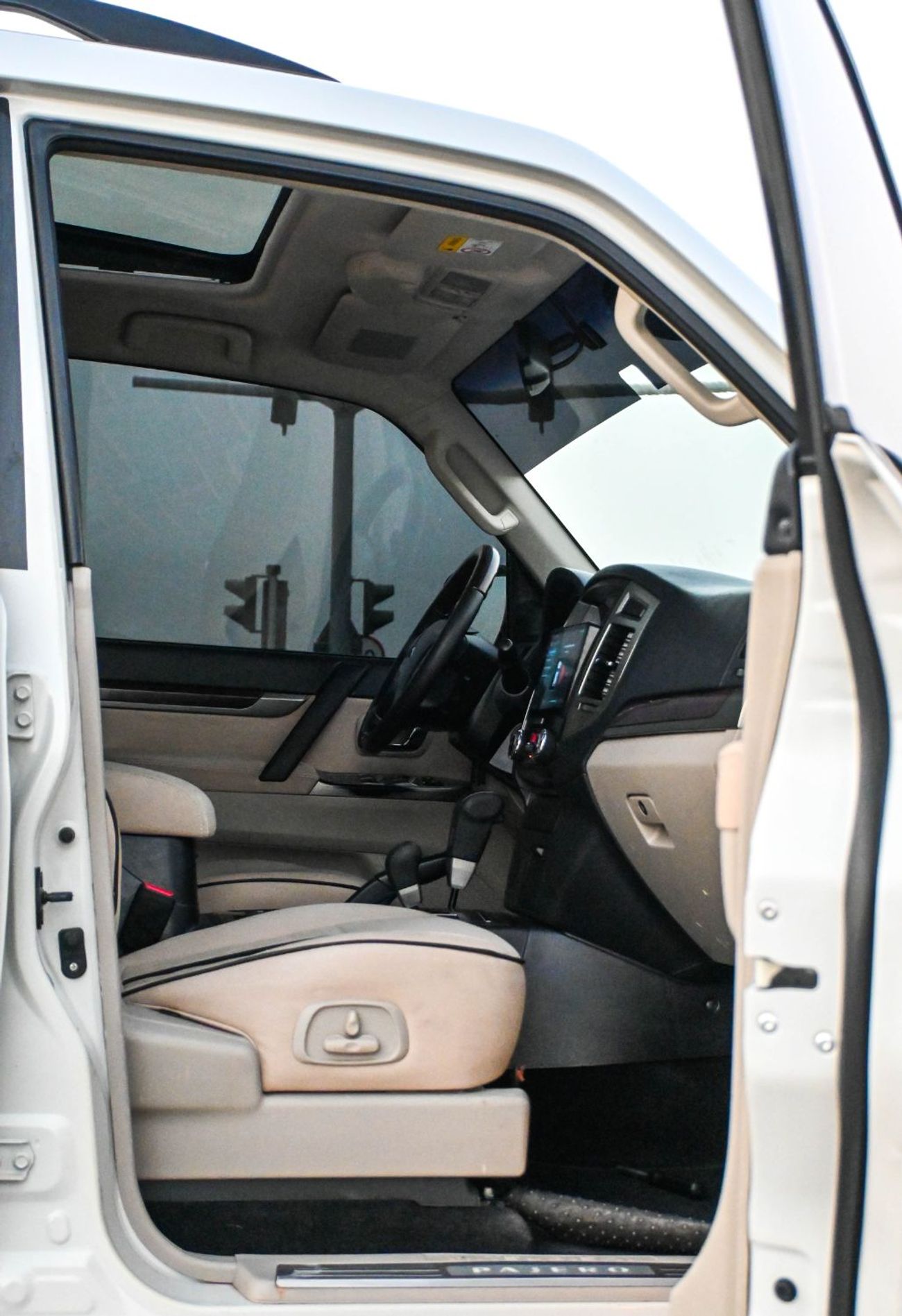 Mitsubishi Pajero MITSUBISHI PAJERO 2016 GLS Mid 3.0L (177 HP)GCC IN EXCELLENT CONDITION