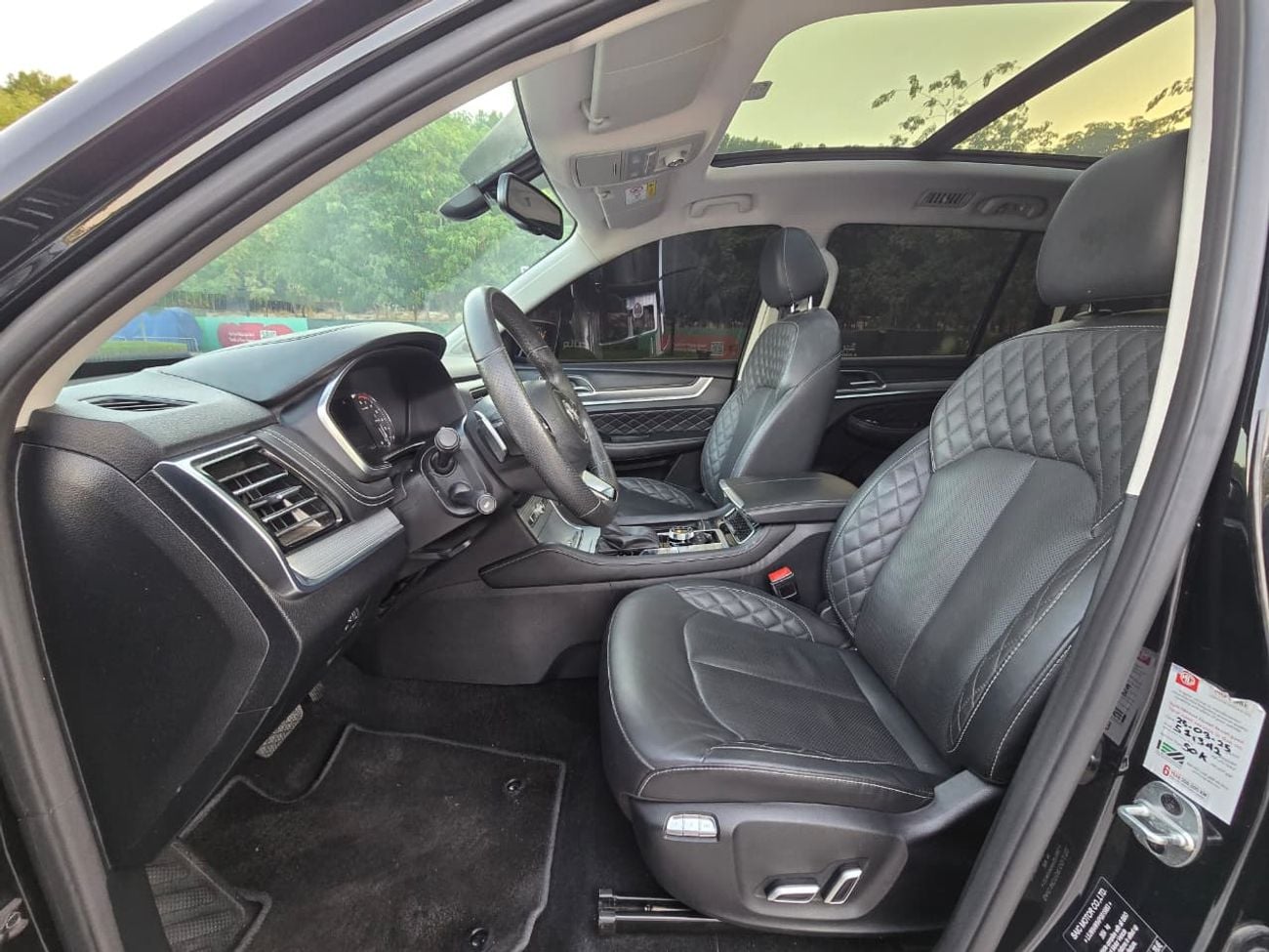 أم جي RX8 BLACK EDITION سيارة MG RX8 إصدار أسود موديل 2023 بمواصفات خليجية | طلاء أصلي | حالة ممتازة | مفتاحان | خالية من ال