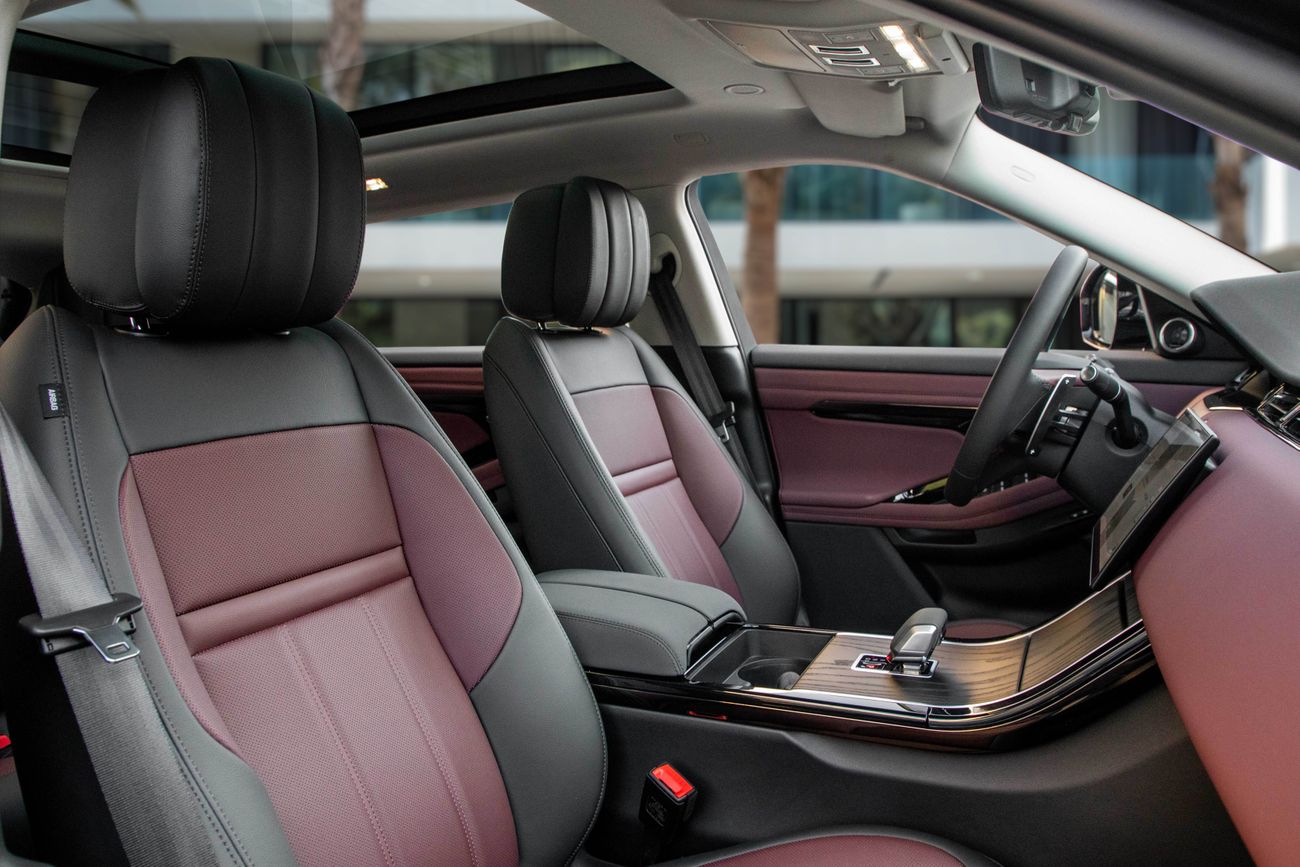 لاند روفر رانج روفر إيفوك Range Rover | 3,721 P.M | 0% Downpayment | EVOQUE SE P250 R DYNAMIC!