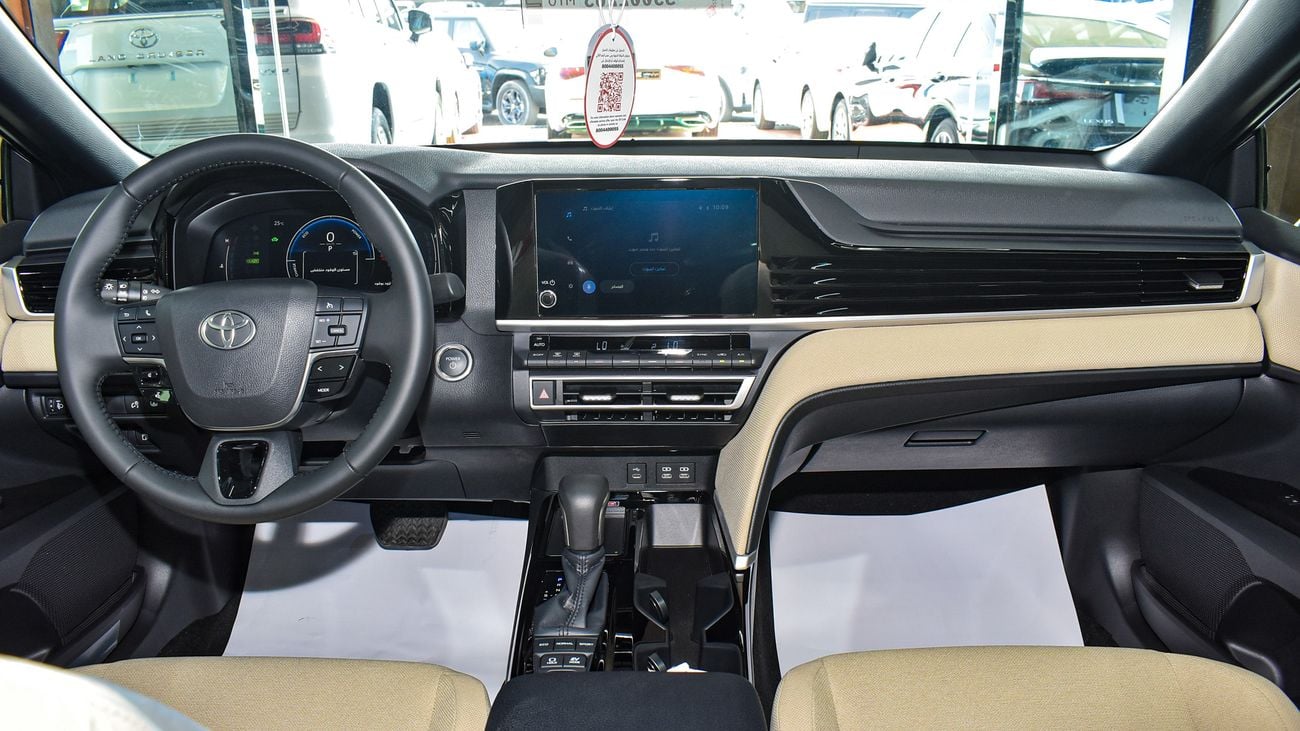 Toyota Camry LE  HEV 2.5L Hybrid