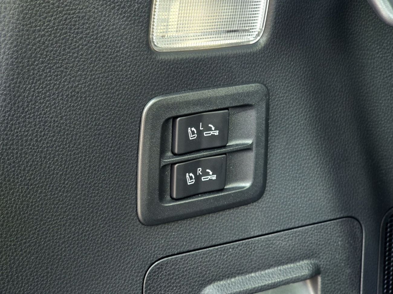 Toyota Land Cruiser TOYOTA LANDCRUISER LC300 DIESEL 3.3L - TWEEN TURBO - VXR - RADAR - FULLY LOADED - 2025 MODEL - BLACK