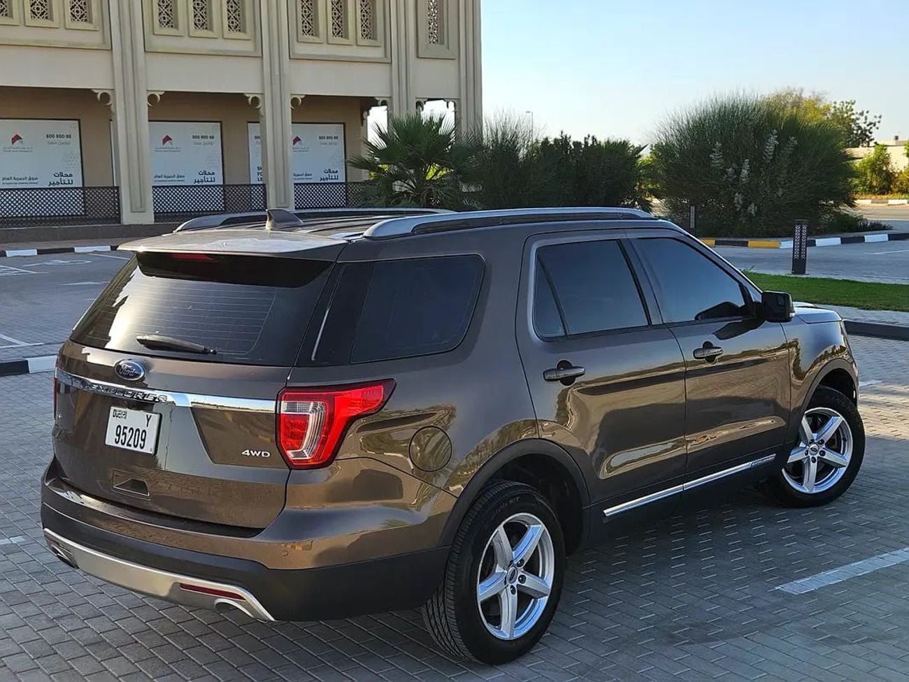 فورد إكسبلورر GCC XLT Full Option Top With Panoramic Roof Premium Condition Single Owner SUV