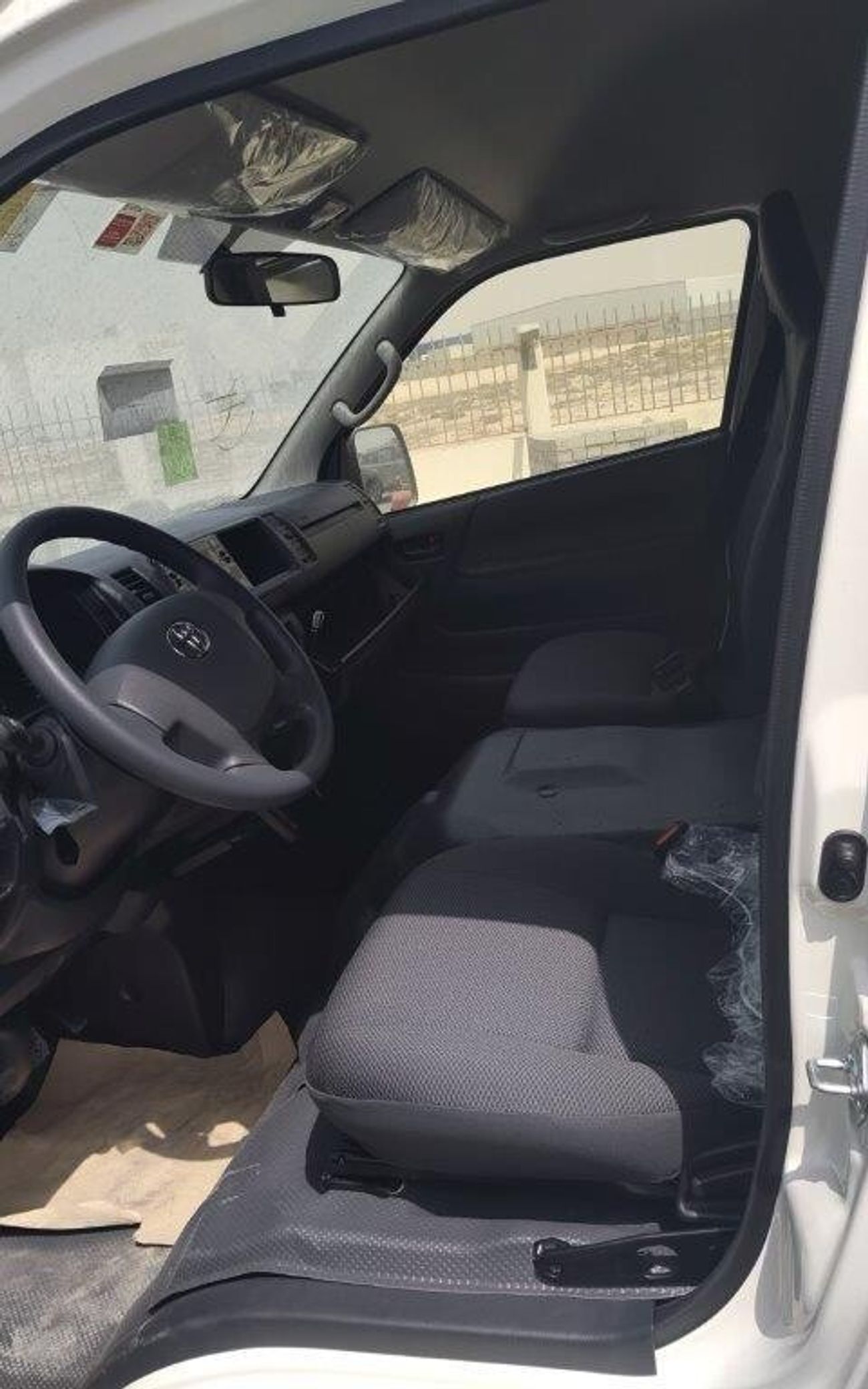 تويوتا هاياس 2.5L V4 DIESEL / M/T / 15 STR /  ALLOY WHEEL / ONLY FOR EXPORT