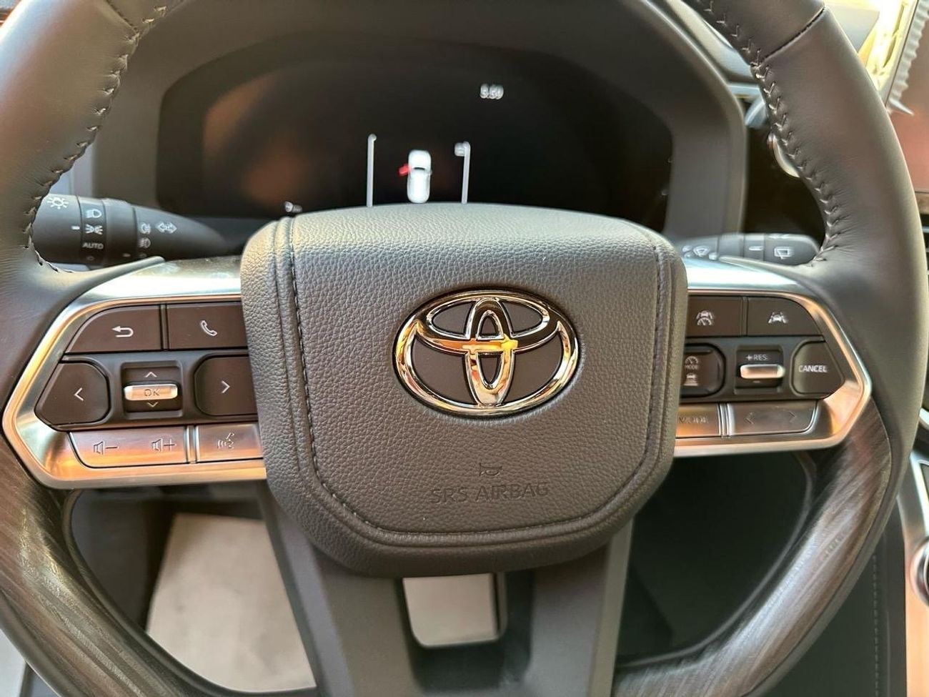 Toyota Land Cruiser VXR 3.5L