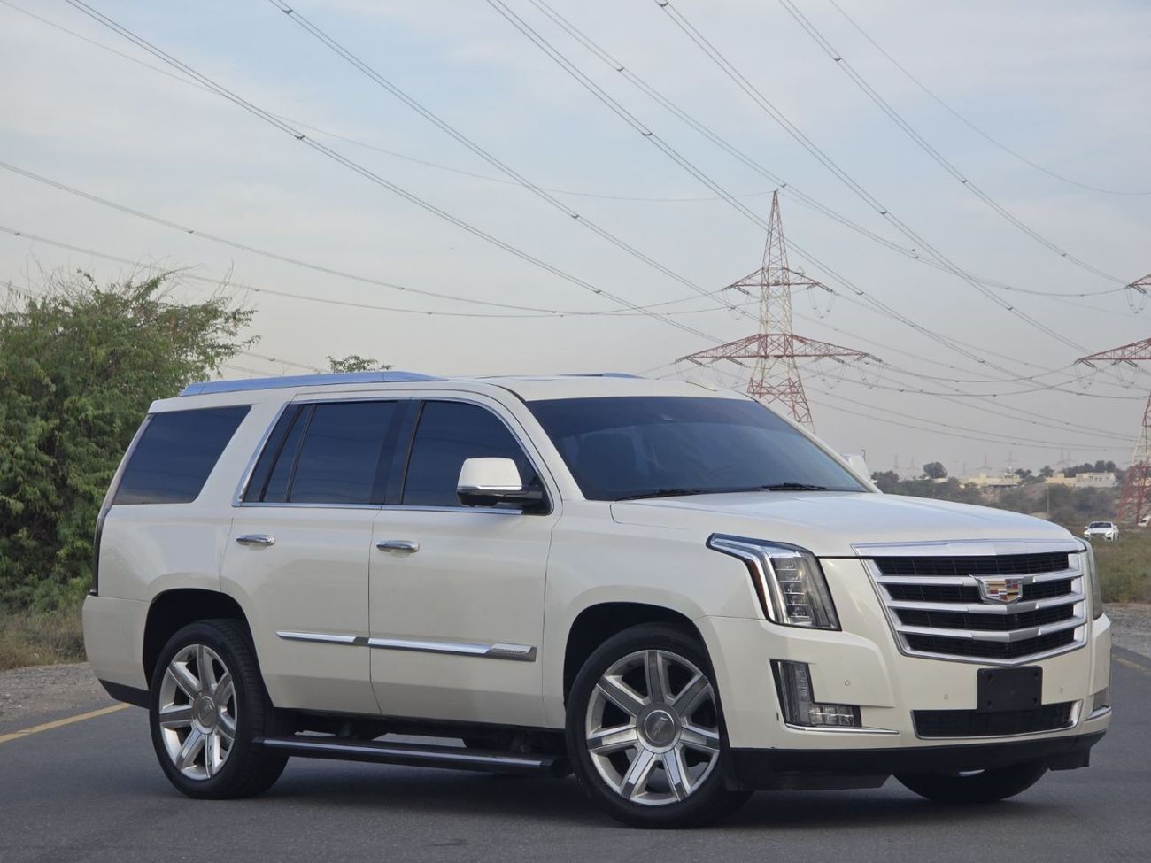 Cadillac Escalade Platinum 6.2L CADILLAC ESCALADE 2015 GCC FULL OPITION // GOOD CONDITION