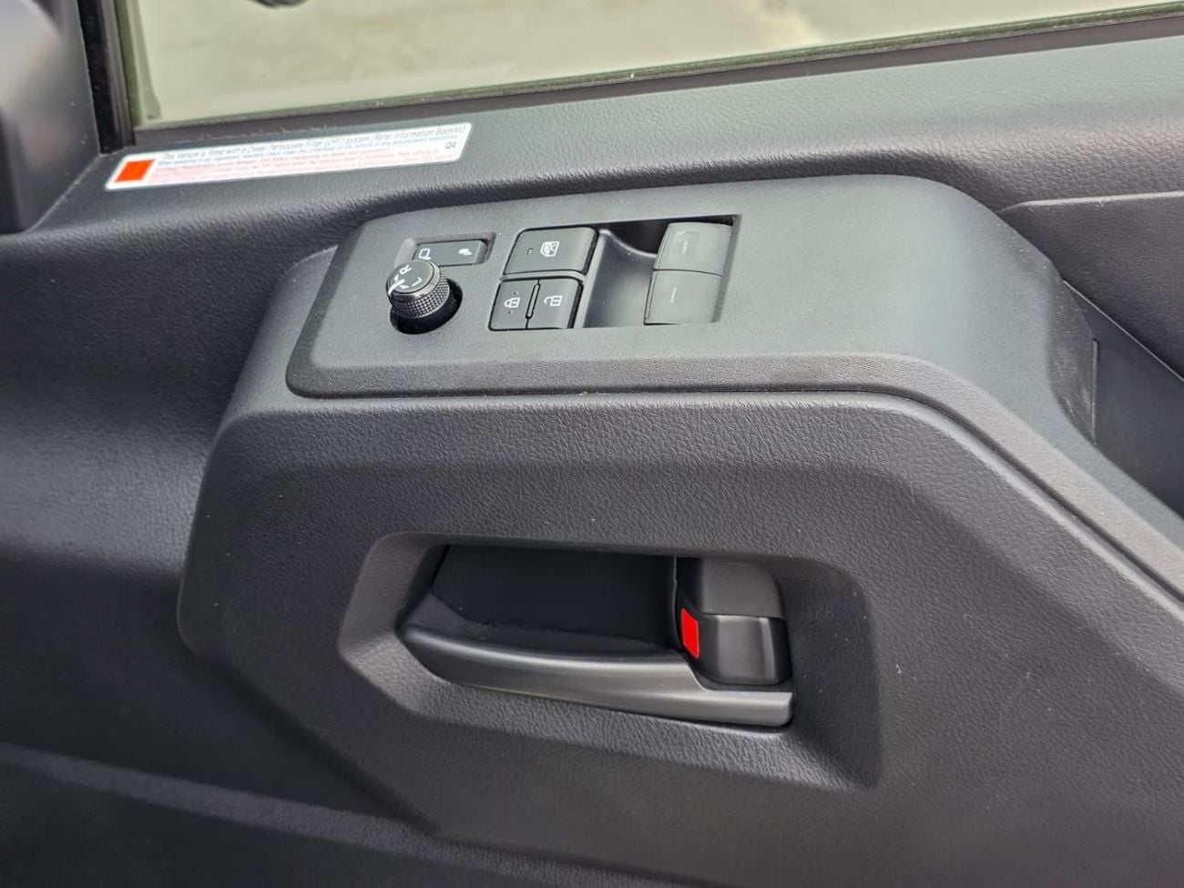 Toyota Hiace DLS - STD ROOF FUEL DIESEL ,ENGINE CAPACITY 2800 CC ,RIGHT HAND DRIVE ONLY FOR EXPORT