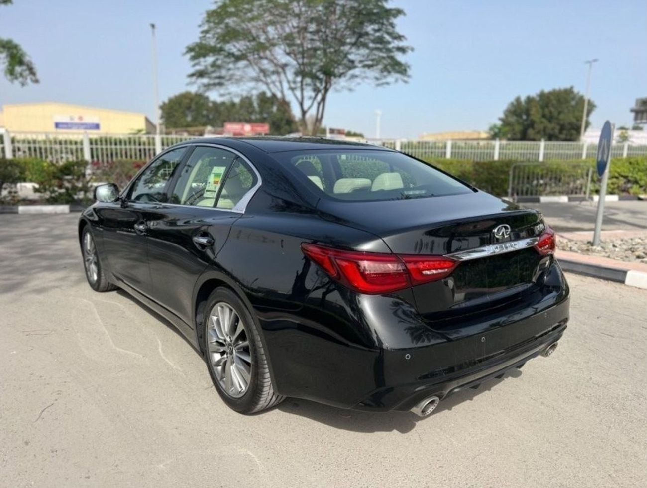 Infiniti Q50 Luxe 3.0L
