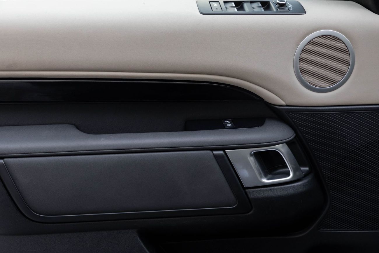 Land Rover Discovery | 2,056 P.M  | 0% Downpayment | Full Agency History | Side Step!