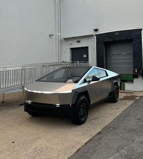 Tesla Cybertruck All Wheel Drive