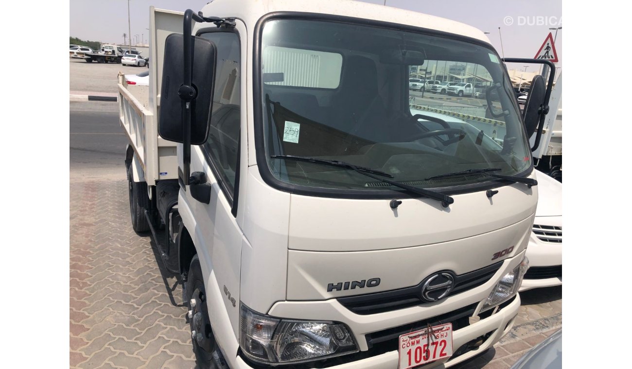 هينو 300 Hino Dumber truck,model:2019. Only done 29000 km