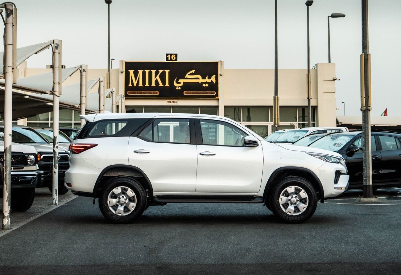 تويوتا فورتونر 2.7 L | v4 | Petrol | Auto AC | Export Only