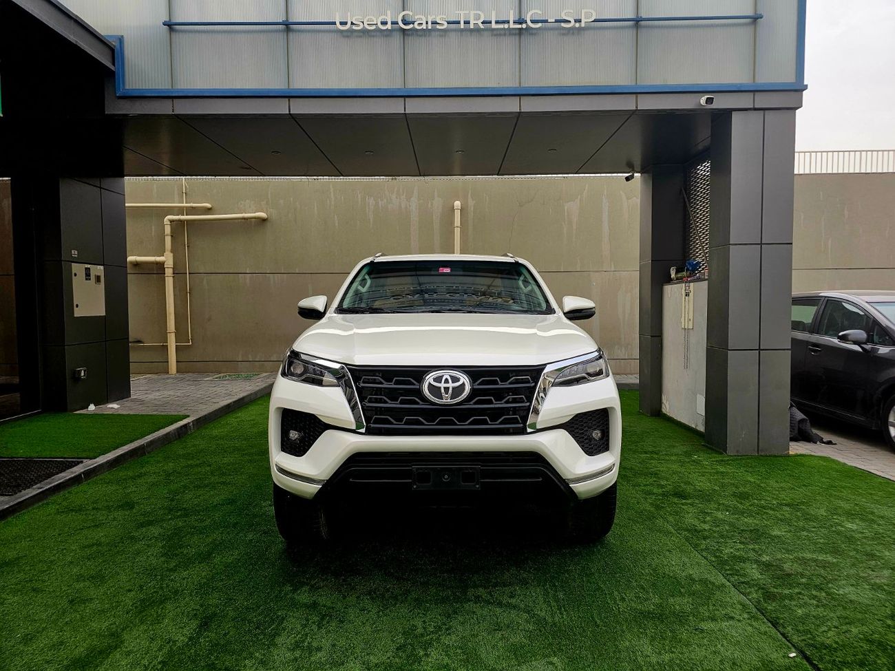 Toyota Fortuner EXR / V4 2.7L/ NEW SHAPE/ LEATHER/ LOW MILEAGE