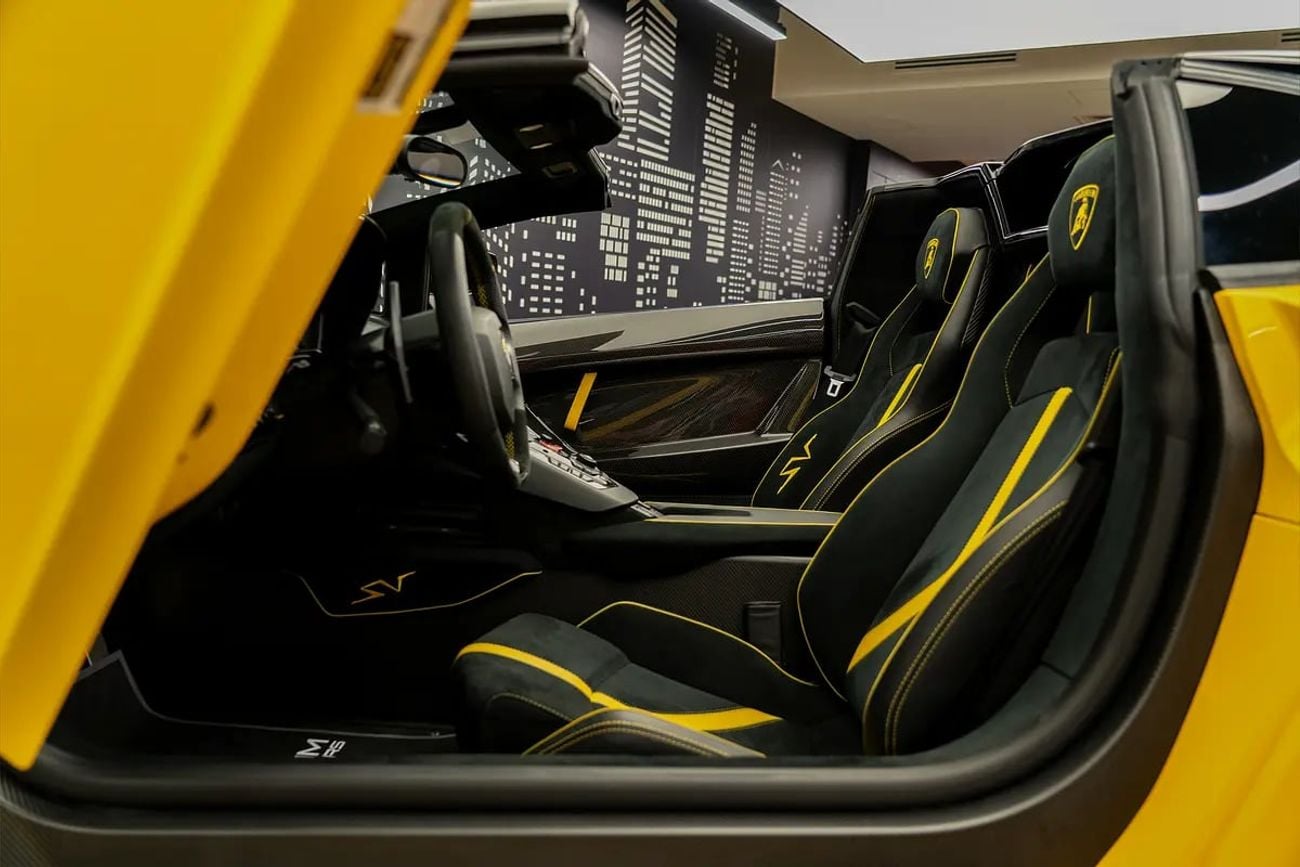 لامبورغيني أفينتادور رودستر LAMBORGHINI | AVENTADOR SV ROADSTER LP750_4 | GCC SPECS