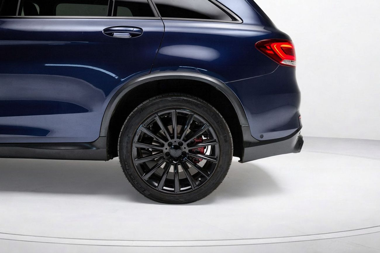 Mercedes-Benz GLC 300 4MATIC 2.0L AED 1,665 / Monthly l 0% Downpayment l Mercedes-Benz GLC 300 4MATIC