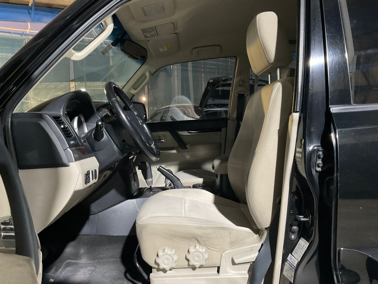 ميتسوبيشي باجيرو GLS Lowline | شامل الضمان | 0 ﺪﻔﻋﺓ ﺃﻮﻟﻯ