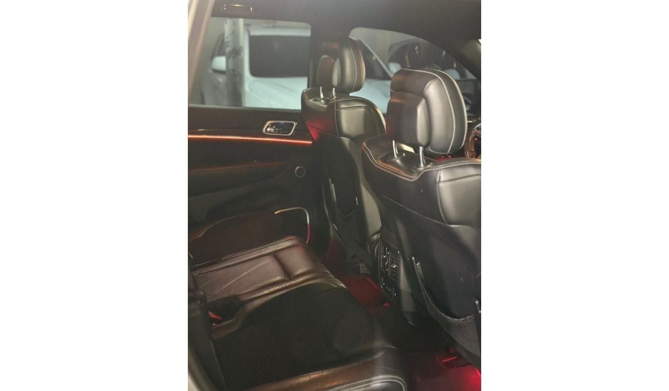 Jeep Grand Cherokee SRT8 6.4L