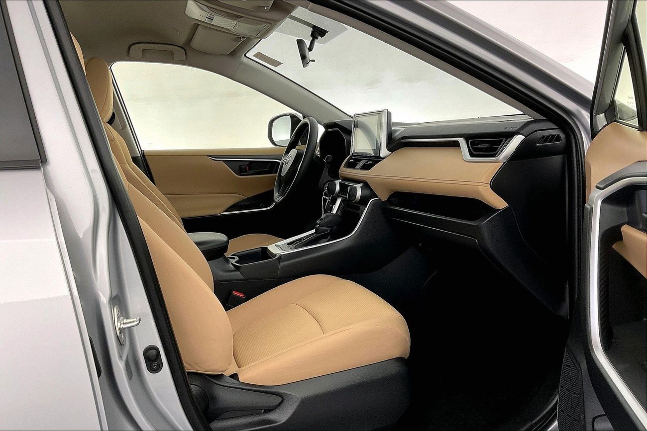 تويوتا راف ٤ EX | عرض العيد الحصري | خالية من أضرار الفيضانات