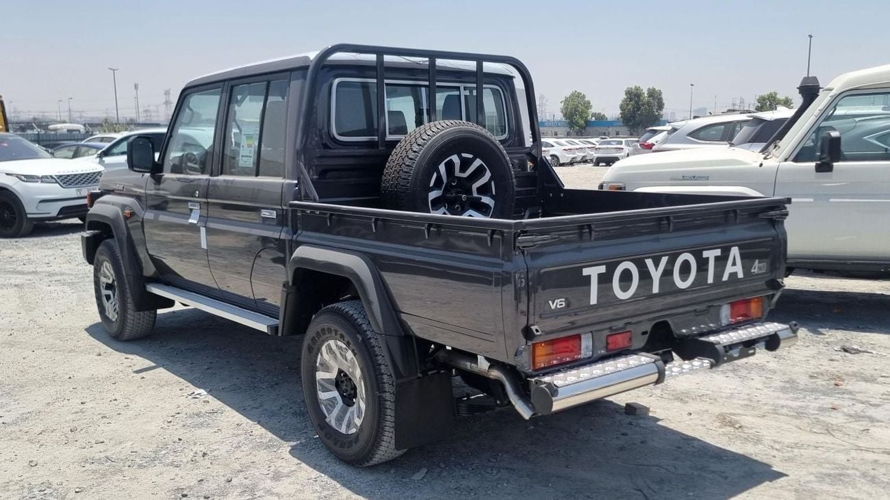 Toyota Land Cruiser Pick Up 4.0L V6 . 24-valve DOHC . VVT-i . DOHC. 16V . 5 Seater . 4 Door . Automatic . Four Wheel Drive